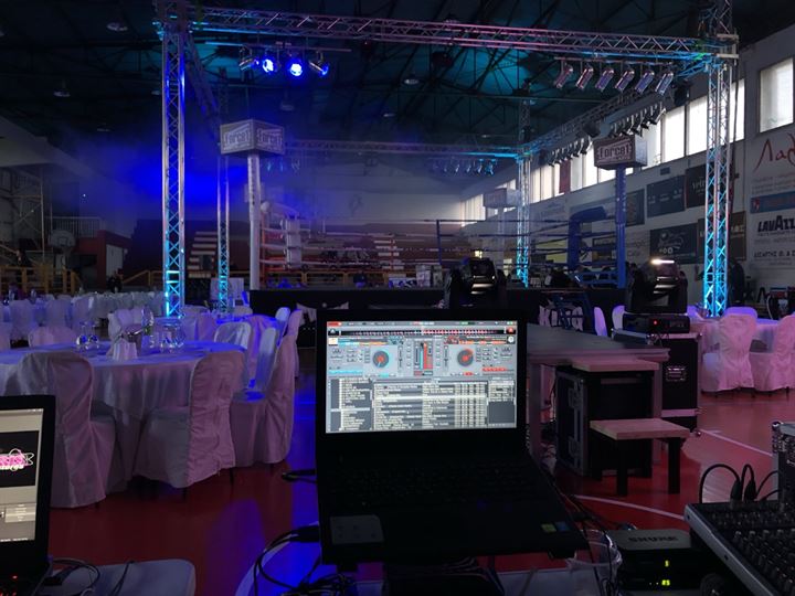 Φωτισμός, ήχος και DJ set σε αθλητική διοργάνωση με ρινγκ